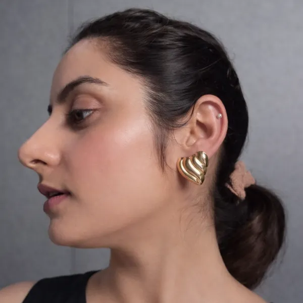 Ripple_Heart_Gold_Stud_Earrings_Default_Title