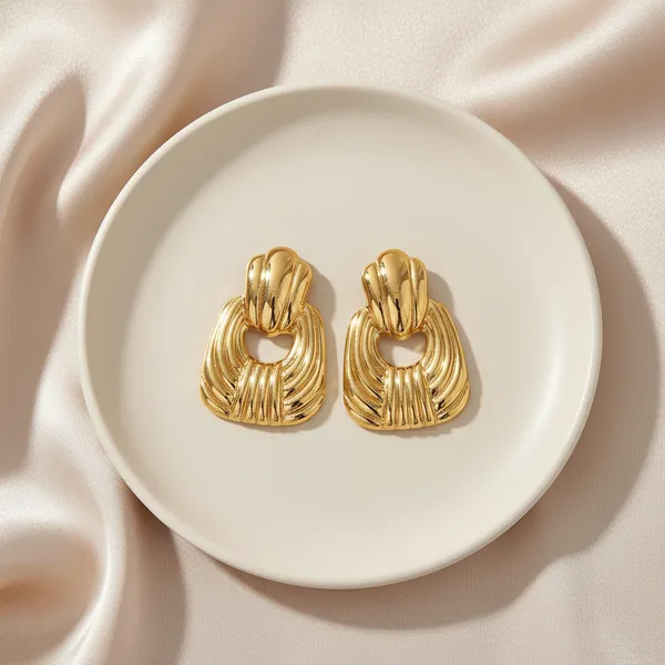 Golden_Knot_Sculpted_Stud_Default_Title