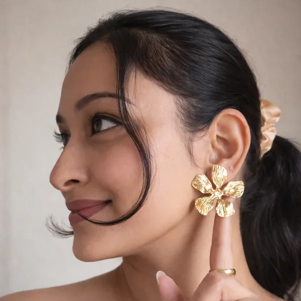 Aurielle_Bloom_Gold_Stud_Earrings_Default_Title