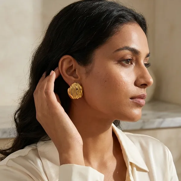 Aurora_Sculpt_Gold_Stud_Earrings_Default_Title