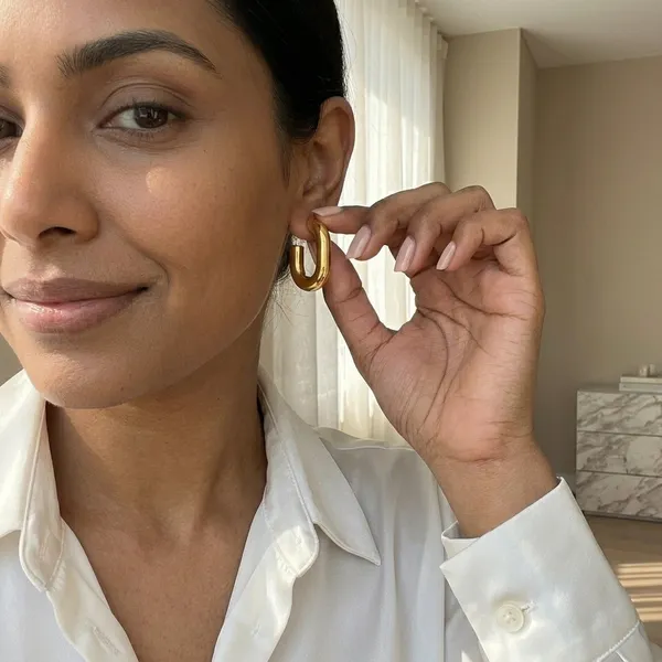 Bold_Curve_U_Shape_Gold_Stud_Earrings_Default_Title