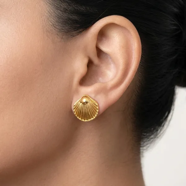 Aurelia_Shell_Stud_Earrings_Default_Title