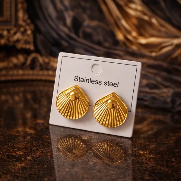 Aurelia_Shell_Stud_Earrings_Default_Title