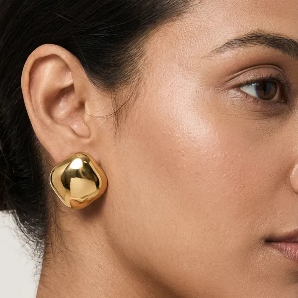 Luxe_Cushion_Gold_Stud_Earrings_Default_Title