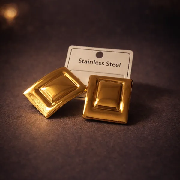 Bold_Frame_Stud_Earrings_Default_Title