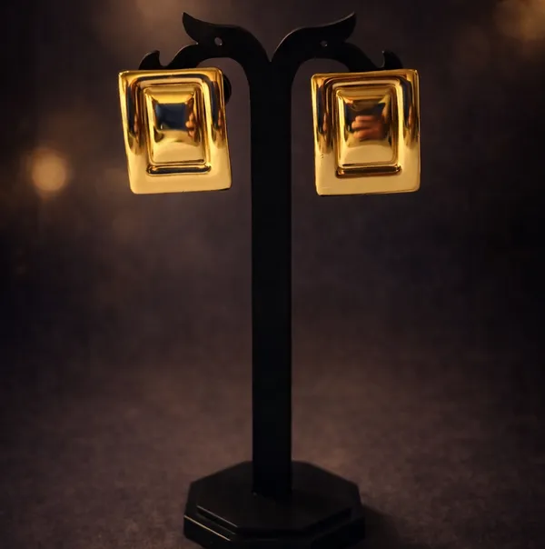 Bold_Frame_Stud_Earrings_Default_Title