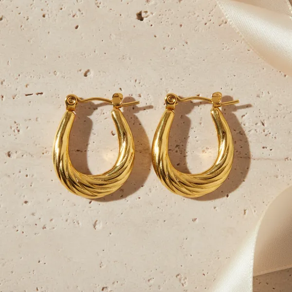 Molten_Curve_Gold_Hoop_Default_Title