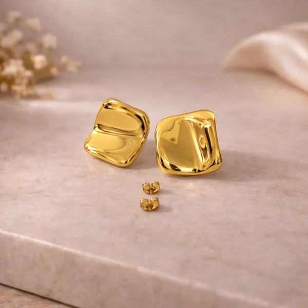 Soft_Edge_Stud_Earrings_Default_Title