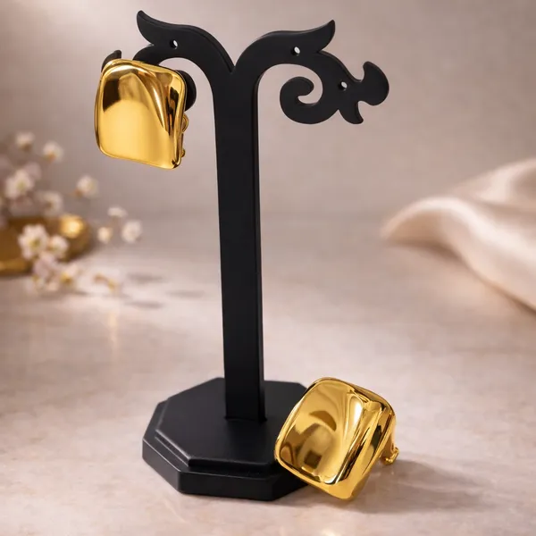 Soft_Edge_Stud_Earrings_Default_Title