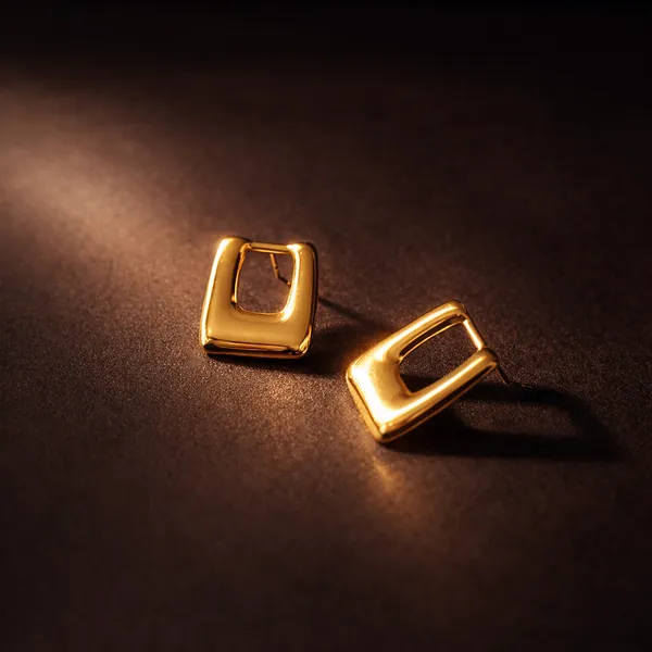 Auro_Modern_Square_Stud_Default_Title