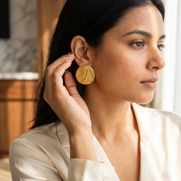 Waveluxe_Textured_Round_Stud_Earrings_Default_Title