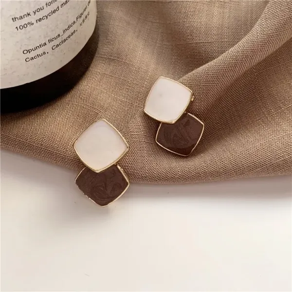 Luna_Dual_Tone_Pearl_Korean_Stud_Earrings_Elegant_Maroon_Default_Title