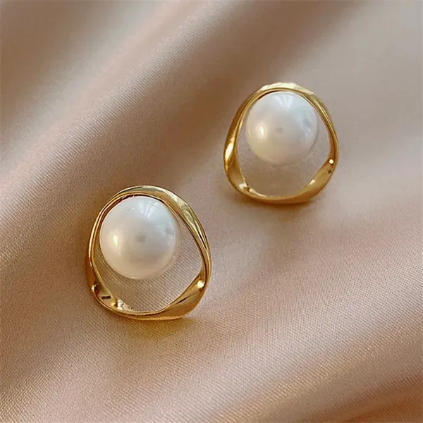 Ivory_Orbit_Korean_Pearl_Stud_Earrings_Default_Title