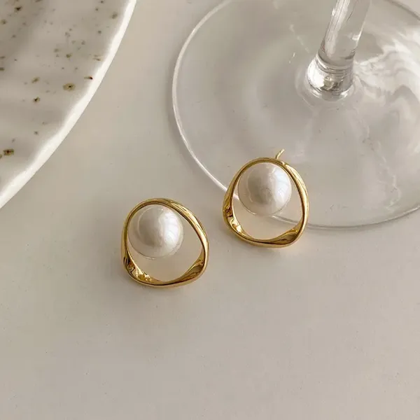 Ivory_Orbit_Korean_Pearl_Stud_Earrings_Default_Title