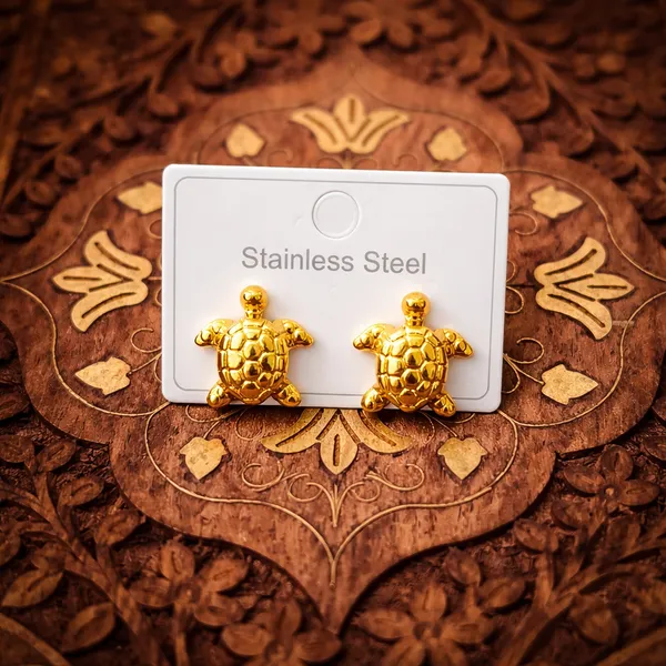 Goodluck_Tortoise_Stud_Earrings_Default_Title