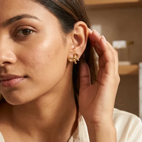 Gold_Bow_Stud_Earrings_Default_Title
