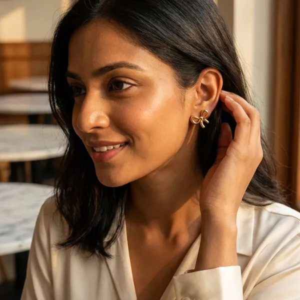 Gold_Bow_Stud_Earrings_Default_Title