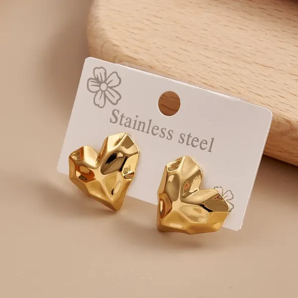 Oria_Sculpted_Heart_Studs_Default_Title