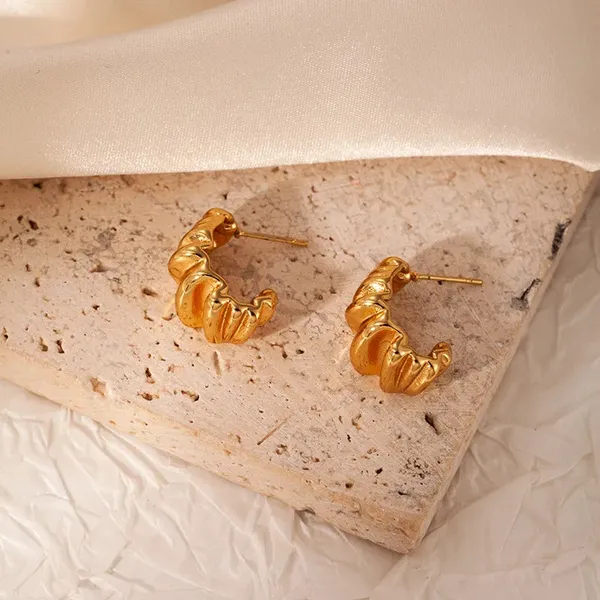 Oria_Sculpted_Rib_Luxe_Studs_Default_Title