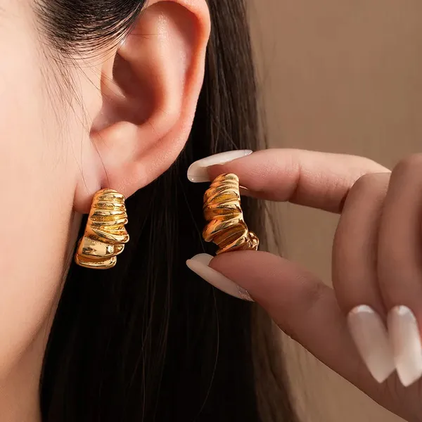 Oria_Sculpted_Rib_Luxe_Studs_Default_Title