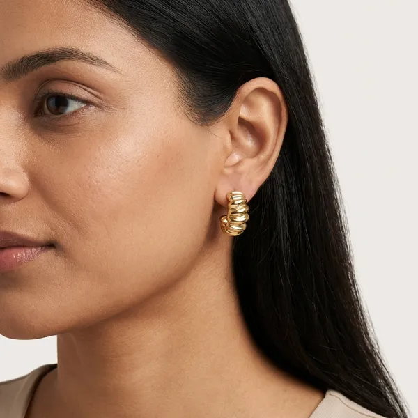 Oria_Sculpted_Rib_Luxe_Studs_Default_Title