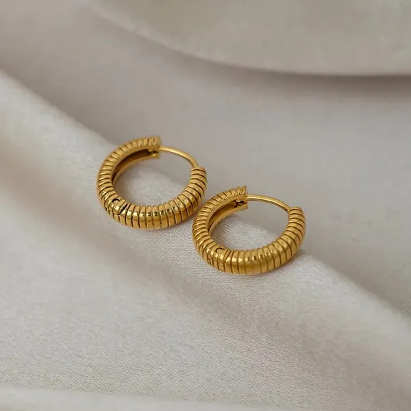 Aurelia_Linear_Luxe_Hoops_Default_Title