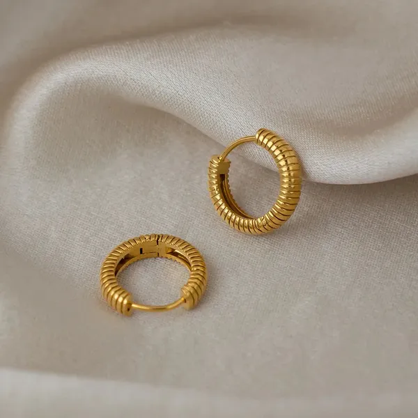 Aurelia_Linear_Luxe_Hoops_Default_Title