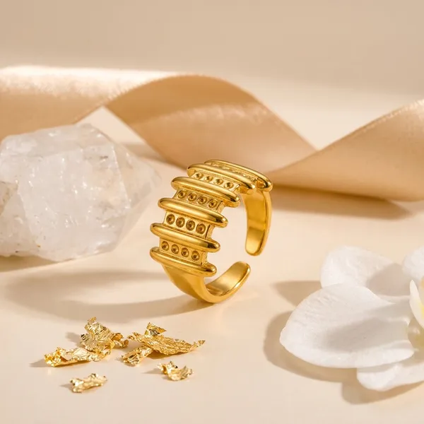 Veltrise_Gold_Ring_Default_Title