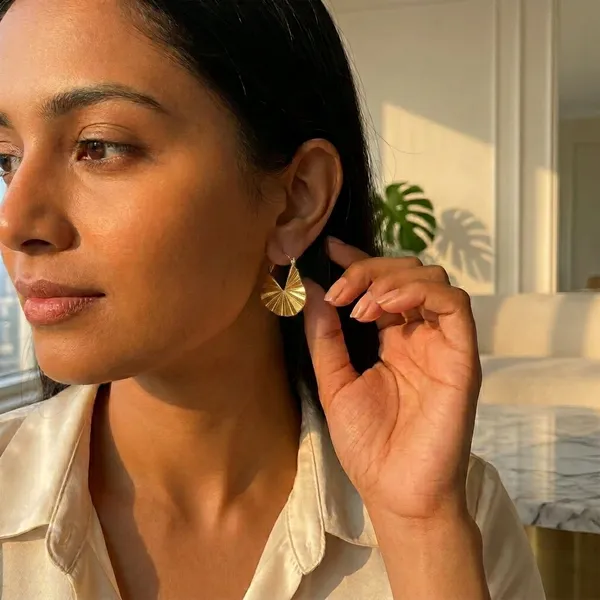 Solviera_Gold_Hoops_Earrings_Default_Title