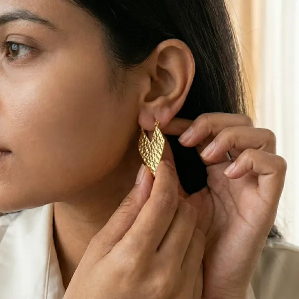 Virelle_Gold_Hoop_Earrings_Default_Title