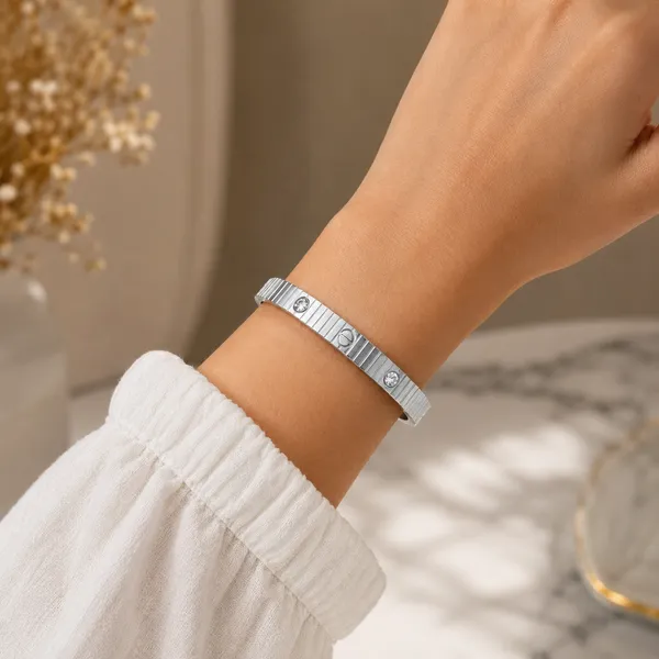 Sterling_Heritage_Screw_Bracelet_Default_Title