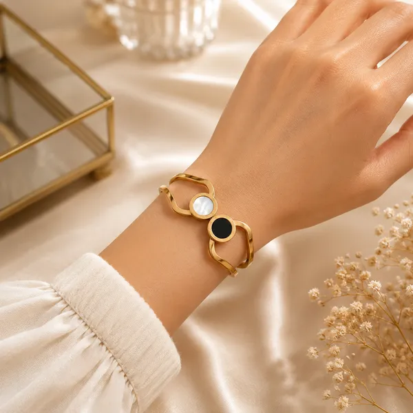 Noir_Luna_Lock_Bracelet_Default_Title