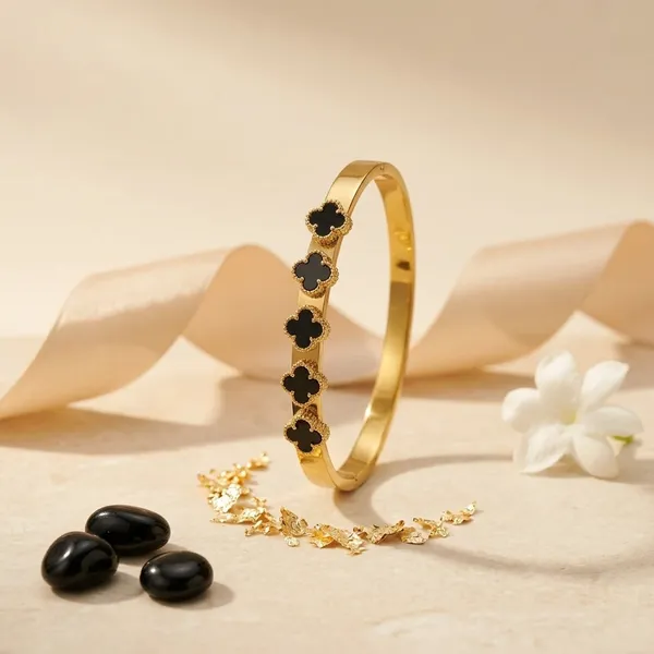 Black_Clover_Gold_Bracelet_Default_Title