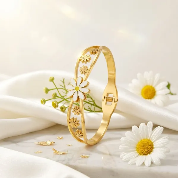 Solene_Gold_Daisy_Bracelet_Default_Title