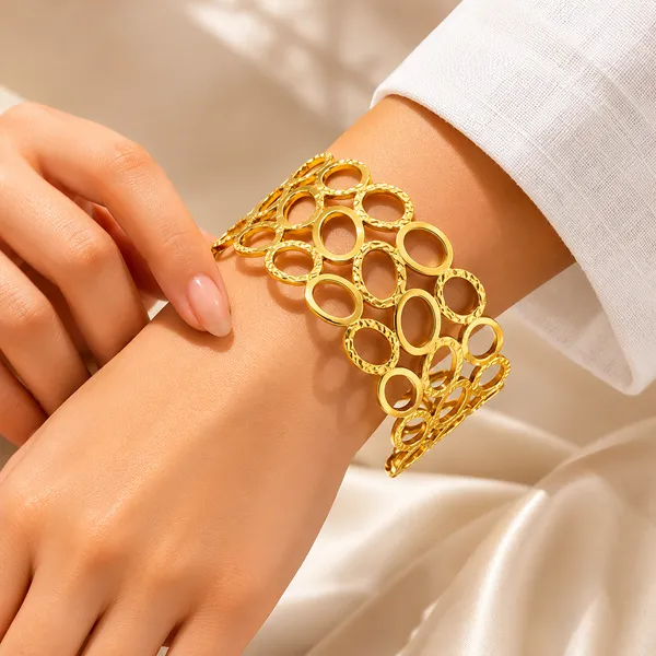 Aurelia_Orbit_Gold_Cuff_Default_Title