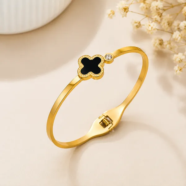 Noire_Clover_Gold_Bracelet_Default_Title
