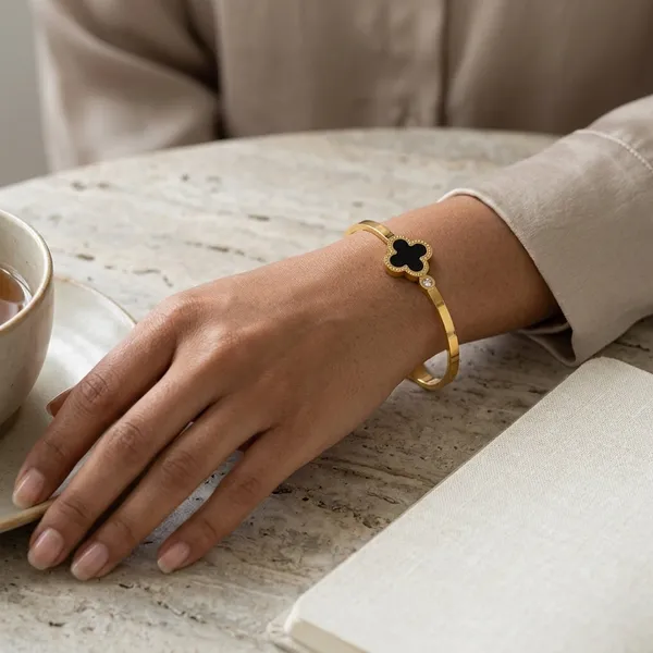 Noire_Clover_Gold_Bracelet_Default_Title