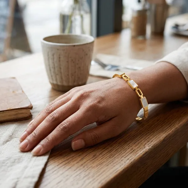 Celestique_Pearl_Gold_Bracelet_Default_Title