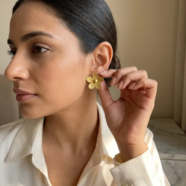 Gold_Flora_Luxe_Studs_Default_Title