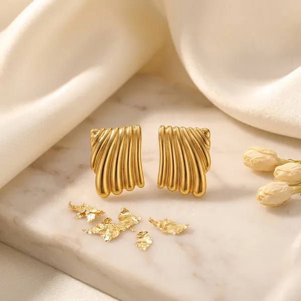 Gold_Ripple_Luxe_Studs_Default_Title