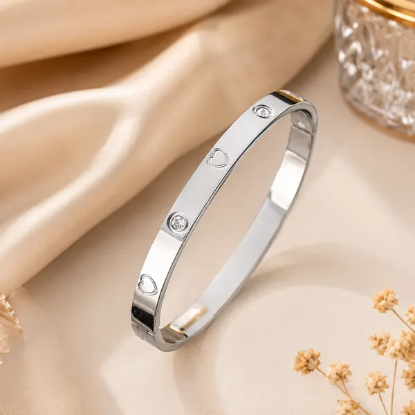 Silver_Heart_Bracelet_Default_Title