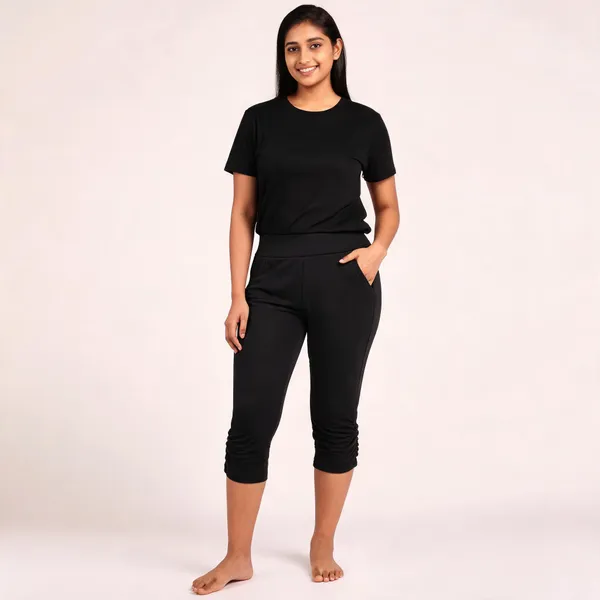 Black_Cotton_Lycra_Ruched_Capri_Leggings_For_Women