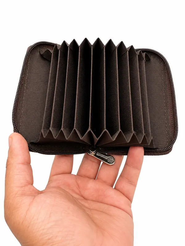 Brown_Leather_Zipper_Wallet_For_Men