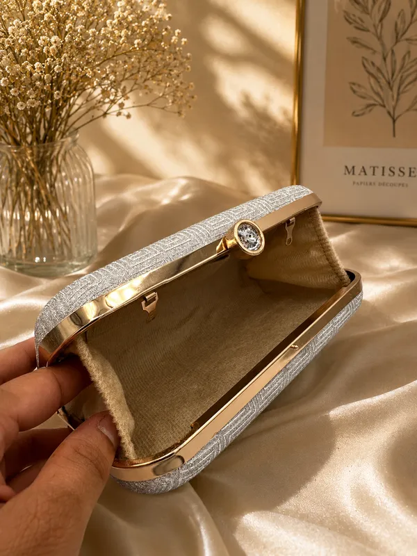 Silver_Faux_Leather_Textured_Hard_Shell_Clutch_For_Women