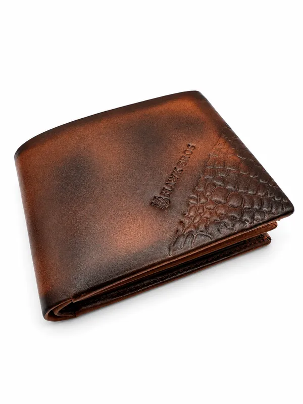 Brown_Leather_Crocodile_Textured_Bifold_Wallet_For_Men