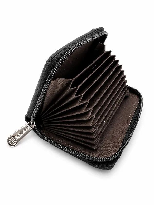 Black_Leather_Zipper_Wallet_For_Men