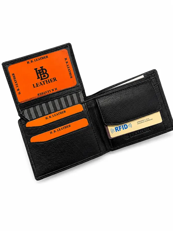 Black_Leather_Crocodile_Textured_Bifold_Wallet_For_Men