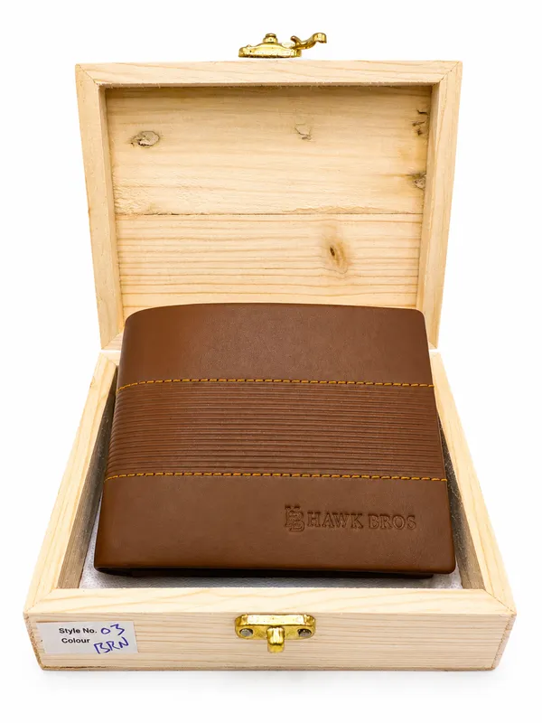 Brown_Leather_Textured_Centre_Panel_Bifold_Wallet_For_Men