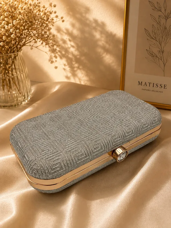 Silver_Faux_Leather_Textured_Hard_Shell_Clutch_For_Women