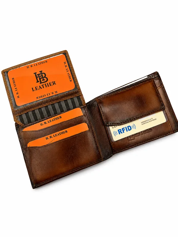 Brown_Leather_Textured_Bifold_Wallet_For_Men
